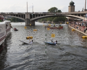 13-155-prague-riverside-cross-2014