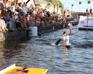 23-357-prague-riverside-cross-2016