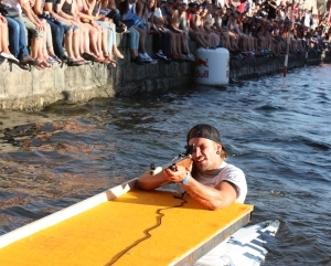 23-358-prague-riverside-cross-2016